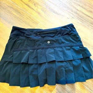 Black size 6 lululemon skirt